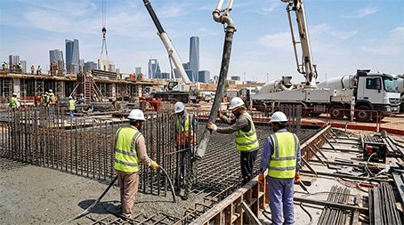 موقع تنفيذ مشروع بناء تابع لمؤسسة عمدان للمقاولات العامة في بريدة القصيم
