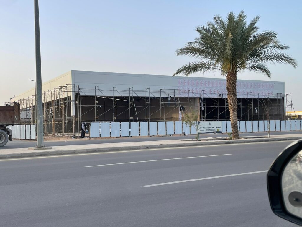 تصميم وتنفيذ واجهات خارجية كلادنج وبروفايل وبديل رخام ببريدة من تنفيذ مؤسسة عمدان