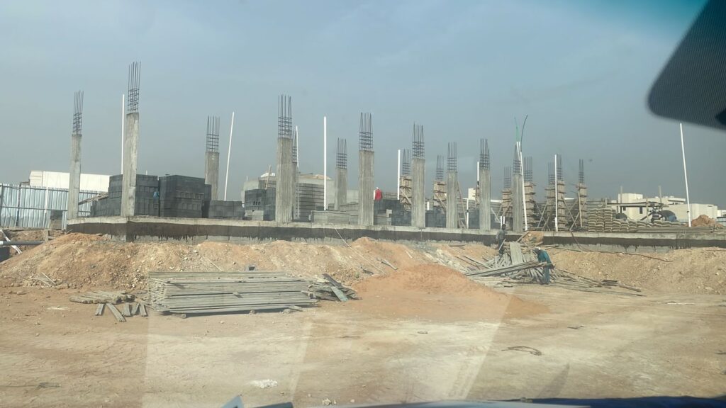 أعمال بناء عظم وملاحق ومجالس وفلل بالقصيم بواسطة مقاول معتمد